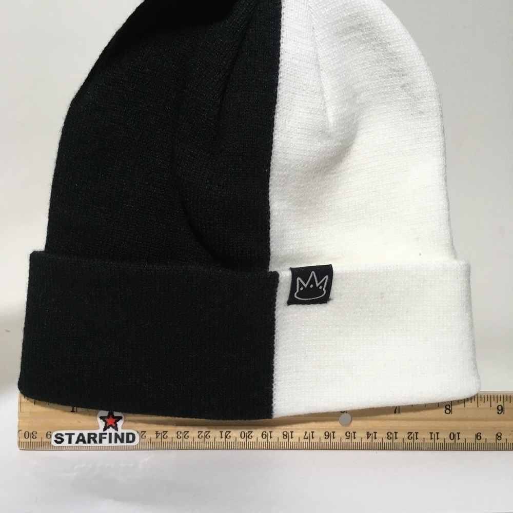 Half Black White 2 Two Tone Beanie Knit Cap Hat - Picture 3 of 4